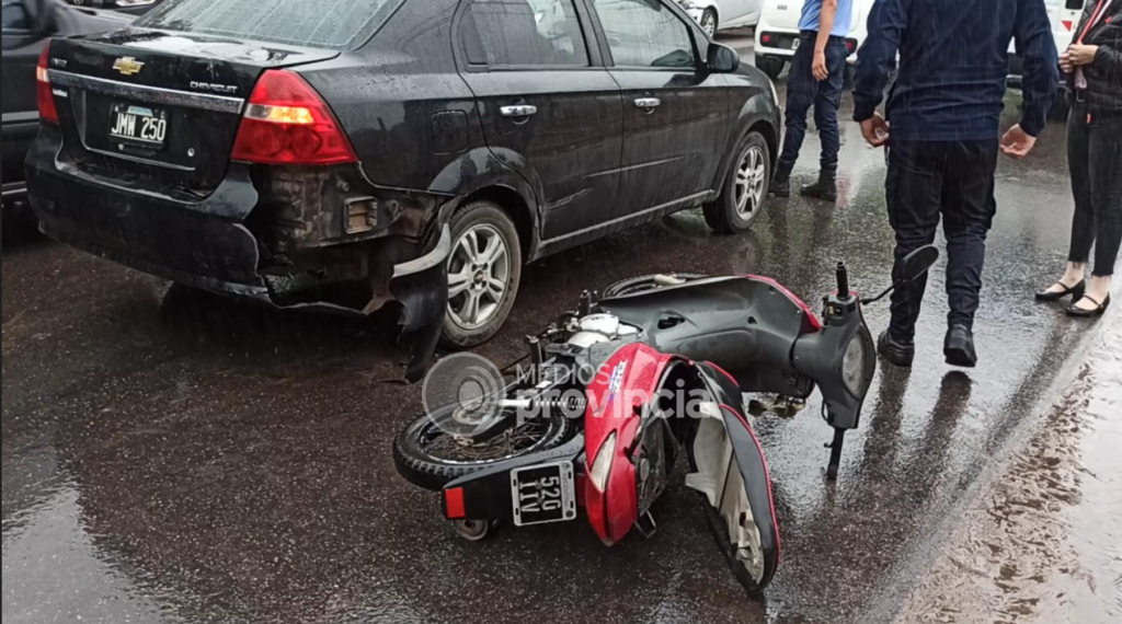 Motociclista Choc Desde Atr S A Un Auto Que Estaba Detenido Por Una